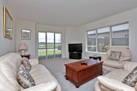 Photo of property in 58 Orotu Drive, Poraiti, Napier, 4112