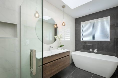 Photo of property in 3a Turehu Street, Merrilands, New Plymouth, 4312