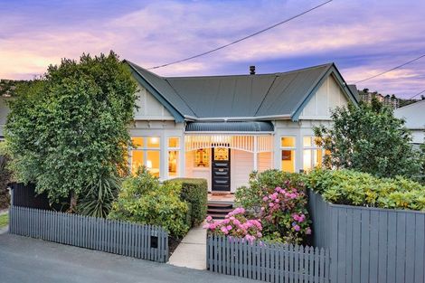 Photo of property in 72 Hargest Crescent, Saint Clair, Dunedin, 9012
