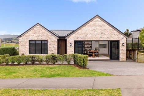 Photo of property in 1 Te Kaka Place, Omokoroa, 3114