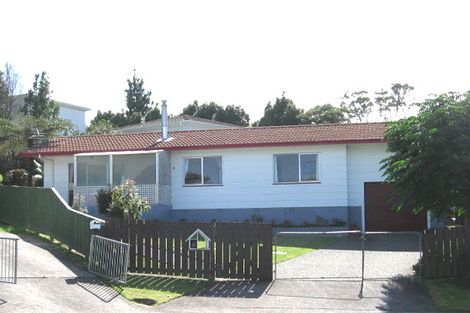 Photo of property in 4 Fernhaven Place, Massey, Auckland, 0614