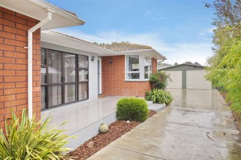 Photo of property in 52 Inwoods Road, Parklands, Christchurch, 8083