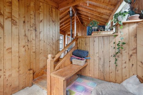 Photo of property in 24 Montjoy Street, Stratford, 4332