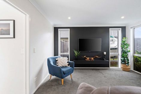 Photo of property in 38 Hiria Crescent, Papamoa Beach, Papamoa, 3118