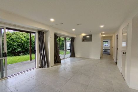 Photo of property in 29 Santiago Crescent, Unsworth Heights, Auckland, 0632