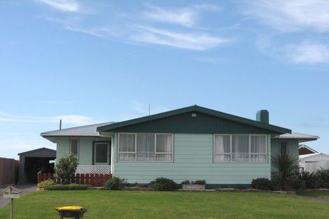 Photo of property in 51 Lee Street, Castlecliff, Whanganui, 4501