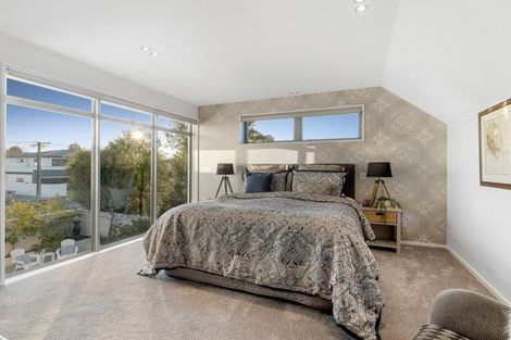 Photo of property in 10 Garreg Road, Fendalton, Christchurch, 8052