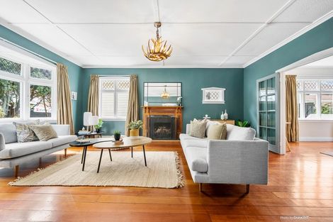 Photo of property in 43 Severn Street, Island Bay, Wellington, 6023