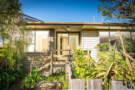 Photo of property in 21b Colchester Crescent, Newlands, Wellington, 6037