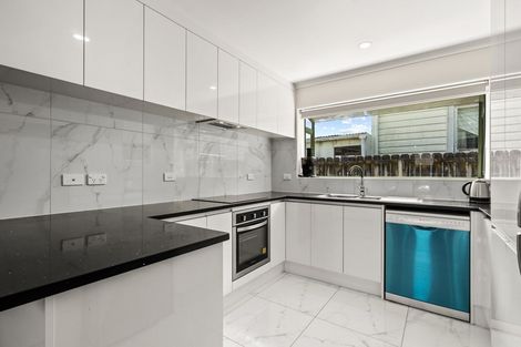 Photo of property in 72 Manuroa Road, Takanini, 2112