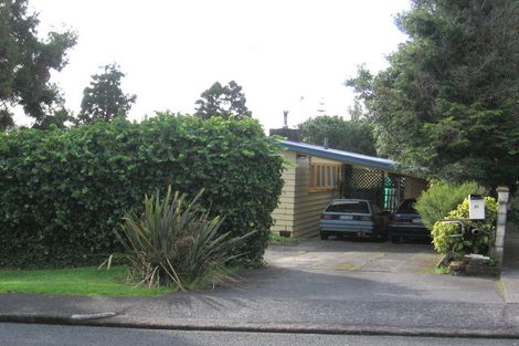Photo of property in 31 Taipari Road, Te Atatu Peninsula, Auckland, 0610
