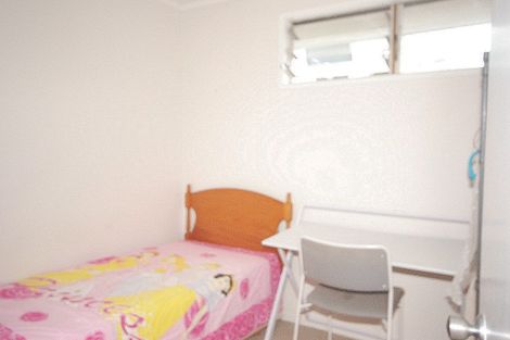 Photo of property in 2/28 Priestley Drive, Bucklands Beach, Auckland, 2014