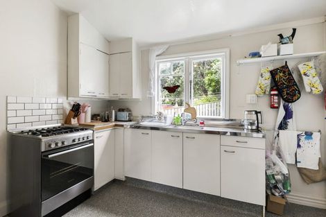 Photo of property in 3-5 Knoll Street, Island Bay, Wellington, 6023