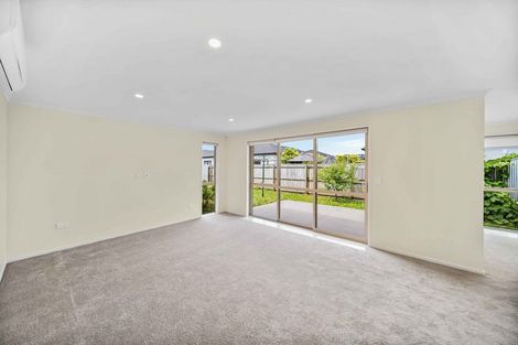 Photo of property in 22 Lamborn Drive, Papakura, 2110