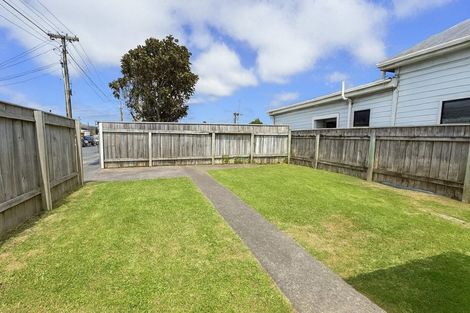 Photo of property in 144 Rongotai Road, Kilbirnie, Wellington, 6022