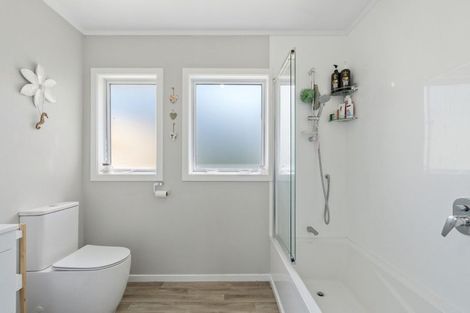 Photo of property in 78 Atkinson Avenue, Otaki Beach, Otaki, 5512