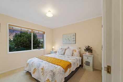 Photo of property in 2/3 Forsythe Place, Massey, Auckland, 0614