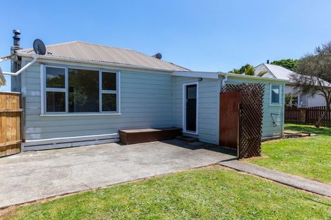 Photo of property in 46 Ross Street, Woodville, 4920