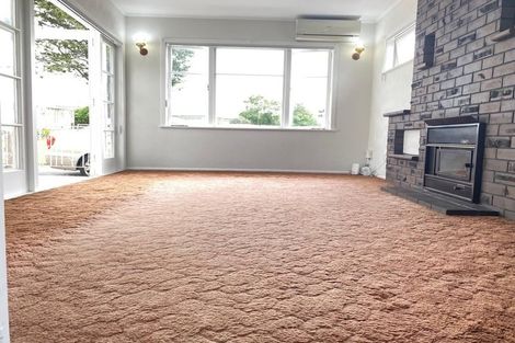 Photo of property in 47 Royal View Road, Te Atatu South, Auckland, 0610