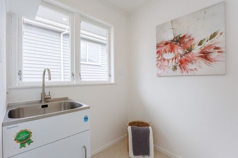 Photo of property in 21 Compton Street, Hillcrest, Auckland, 0627