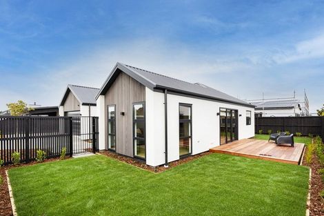 Photo of property in 2 Perehia Mews, Marshland, Christchurch, 8083