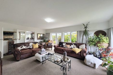 Photo of property in 2 Saint Leonard Street, Saint Johns Hill, Whanganui, 4501
