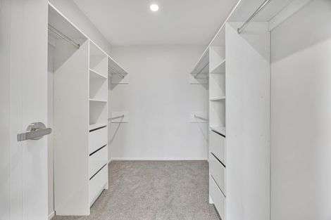 Photo of property in 48 Lewisham Street, Highland Park, Auckland, 2010
