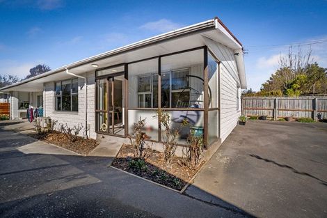 Photo of property in 86 Avonhead Road, Avonhead, Christchurch, 8042