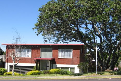 Photo of property in 1/240 Onewa Road, Birkenhead, Auckland, 0626