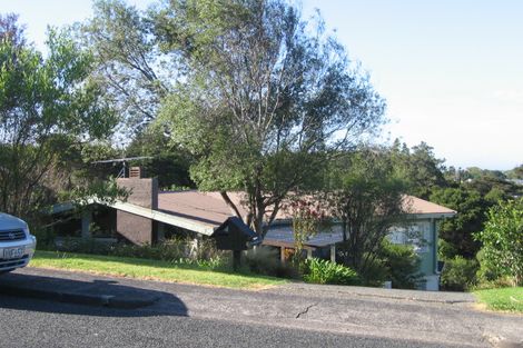 Photo of property in 28 Raymond Terrace, Northcote, Auckland, 0627