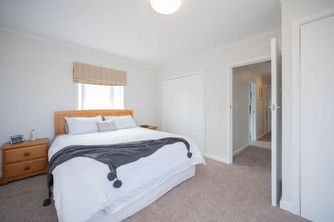 Photo of property in 1 Neeve Place, Taradale, Napier, 4112