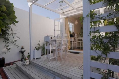 Photo of property in 32 Belt Road, Moturoa, New Plymouth, 4310