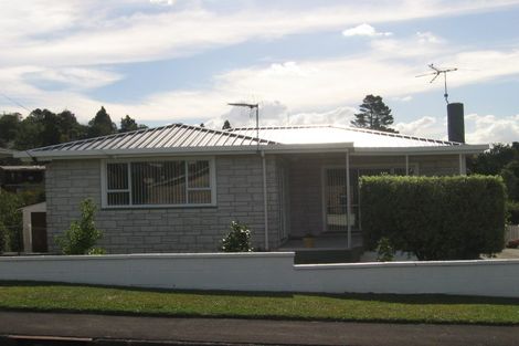 Photo of property in 40 Fairmount Road, Titirangi, Auckland, 0604