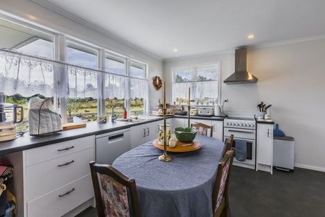 Photo of property in 18 Tiffen Lane, Waipawa, 4210