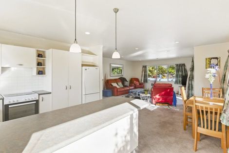 Photo of property in 27 Villa Grove, Paraparaumu, 5032