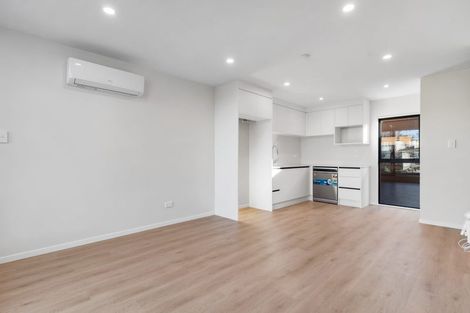 Photo of property in 6/10 Orchid Place, Te Atatu South, Auckland, 0610