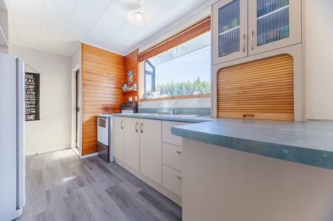 Photo of property in 11 Atua Street, Waikanae Beach, Waikanae, 5036