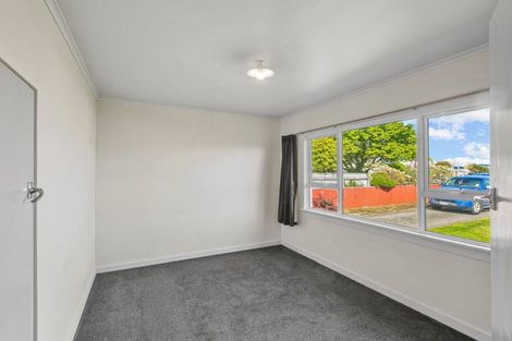 Photo of property in 9 Pukatea Street, Inglewood, 4330