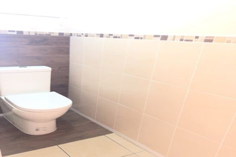 Photo of property in 14 Gwenand Place, Botany Downs, Auckland, 2010
