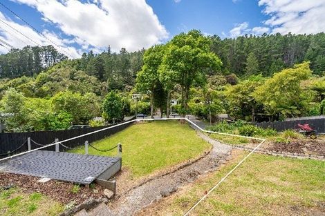 Photo of property in 114a Pinehaven Road, Pinehaven, Upper Hutt, 5019