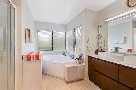 Photo of property in 3 Sandpiper Grove, Unsworth Heights, Auckland, 0632