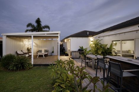 Photo of property in 22 Lotus Avenue, Mount Maunganui, 3116