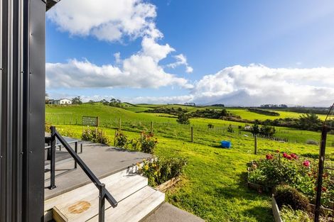 Photo of property in 237 Croydon Road, Midhirst, Stratford, 4394