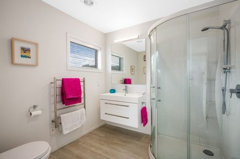 Photo of property in 52 Resolution Drive, Whitby, Porirua, 5024