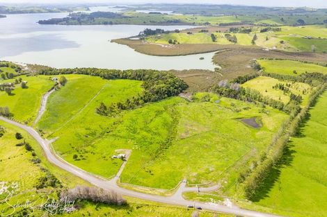 Photo of property in 186 Metcalfe Road, Matakohe, 0593