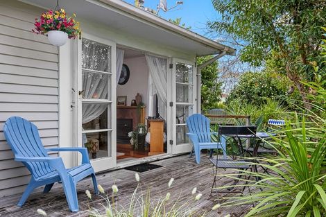 Photo of property in Peninsula Primary School, 61 Wharf Road, Te Atatu Peninsula, Auckland, 0610