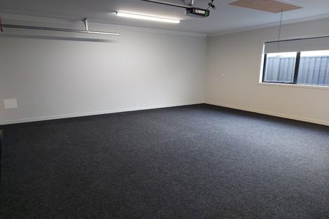 Photo of property in 10 Don Griffin Grove, Trentham, Upper Hutt, 5018