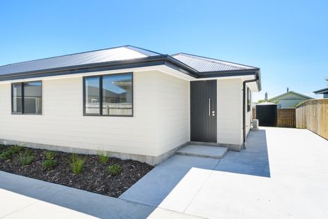 Photo of property in 2/68a Hedges Street, Sanson, 4817