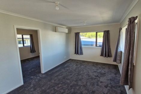 Photo of property in 67 Pomaria Road, Henderson, Auckland, 0610