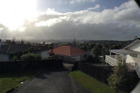 Photo of property in 11 Santiago Crescent, Unsworth Heights, Auckland, 0632